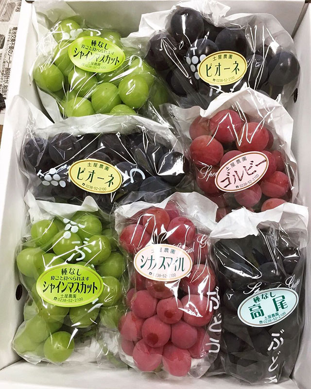 市場には出回らない稀少な品種も！約20品種のぶどうを栽培！